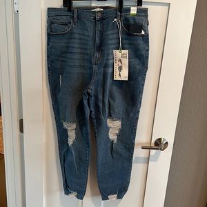 Celebrity Pink Skinny Curvy Hi-Rise The Deb Jean Size 21/35 NWT